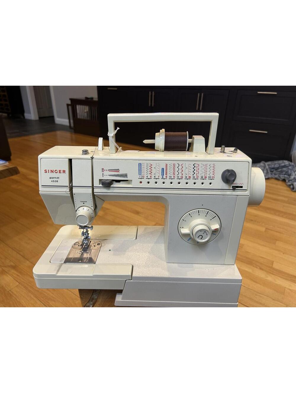 Singer Solid State 4538 Vintage Sewing Machine with Case